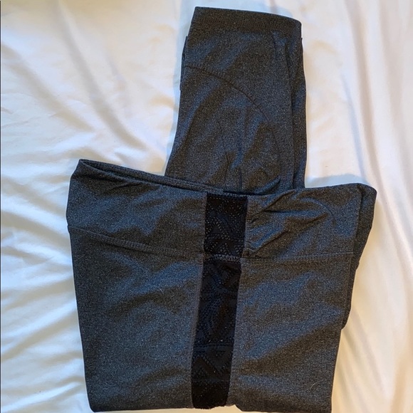 Pair of cropped leggings - Picture 3 of 3